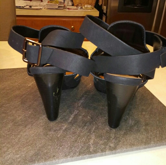 🪶 Rue21 open toe heels - Picture 4 of 5